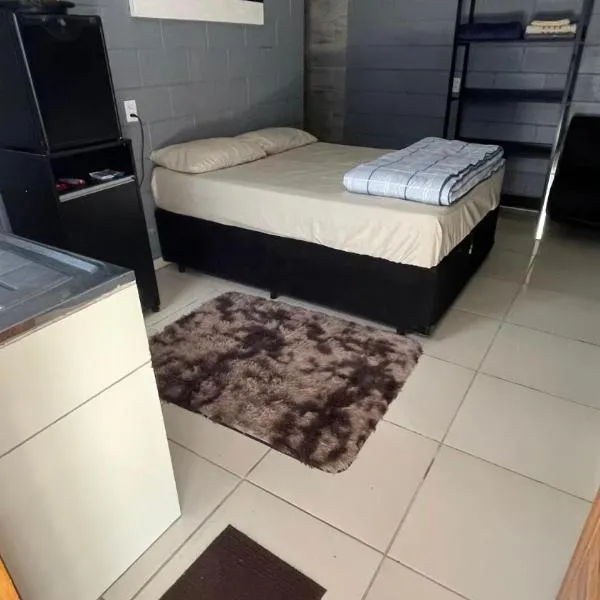 Quarto casal, banheiro privativo 15min do Aeroporto GRU Wi-Fi, hotell i Guarulhos