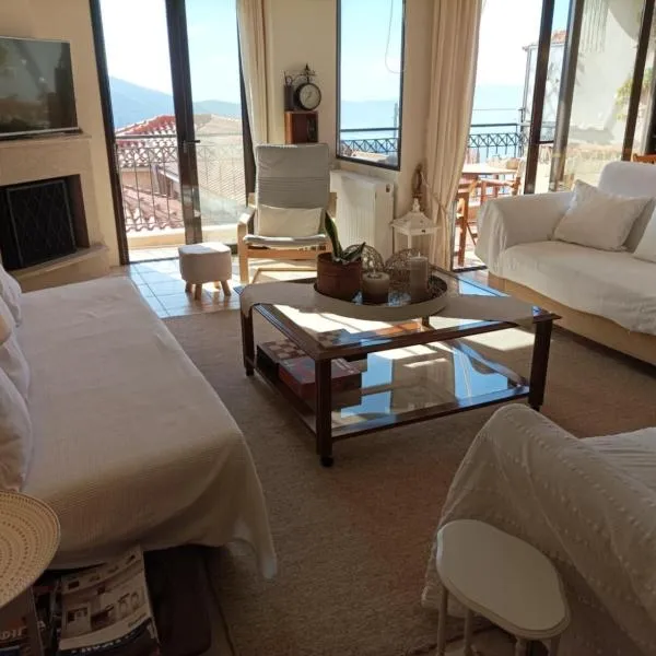 Breathe in Delphi - Spacious 3BR Apartment with View, Hotel in Delphi