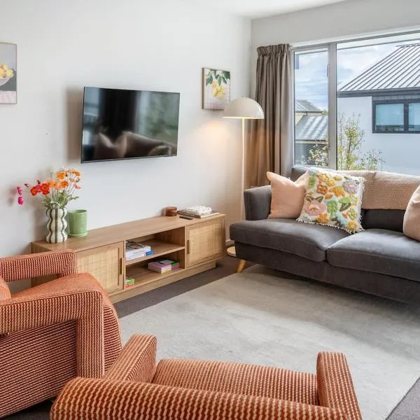 City Fringe Stay plus Garage and Sunny Balcony, hotel in Christchurch