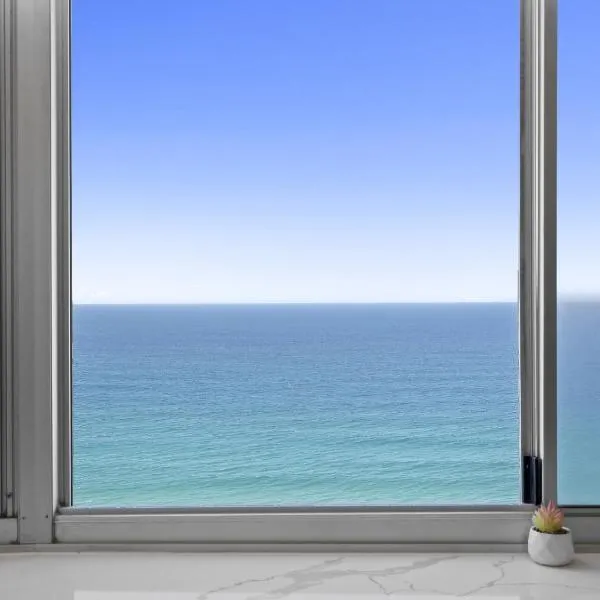Timeless 3BR Oceanview stay in Surfers Free parking, hotel em Gold Coast