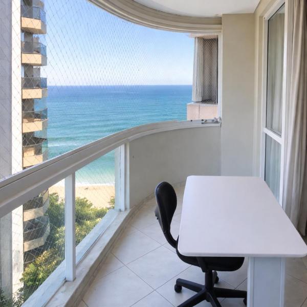 TOP DA PRAIA - 2qts, ar cond, WIFI, cozinha, garagem , completo