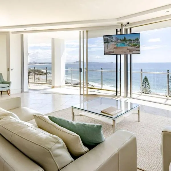 5-Star Beachfront Retreat with Theatre & Pool, hotel sa Mooloolaba