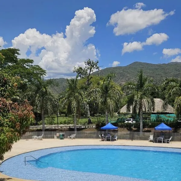 Luxurious Apartment with jacuzzi in Santa Fe, Hotel in Santa Fe de Antioquia