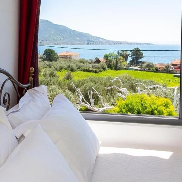 Cozy House with Amazing View and Unique Outdoor!, hotel di Loutra Edipsou