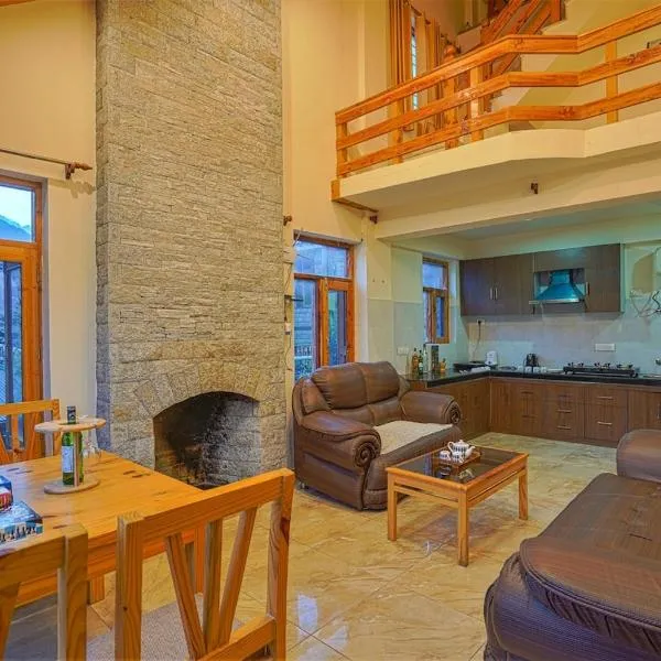 Pine Wood Chalet, מלון במנאלי