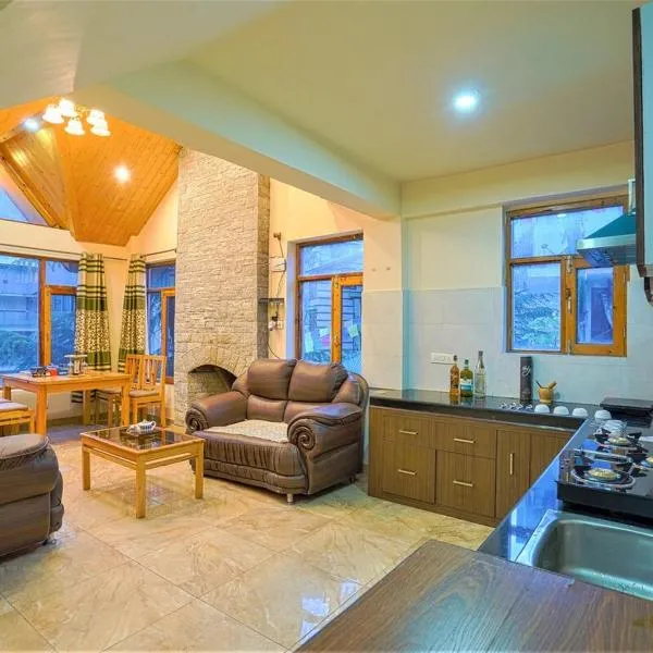 Pine Wood Chalet، فندق في مانالي