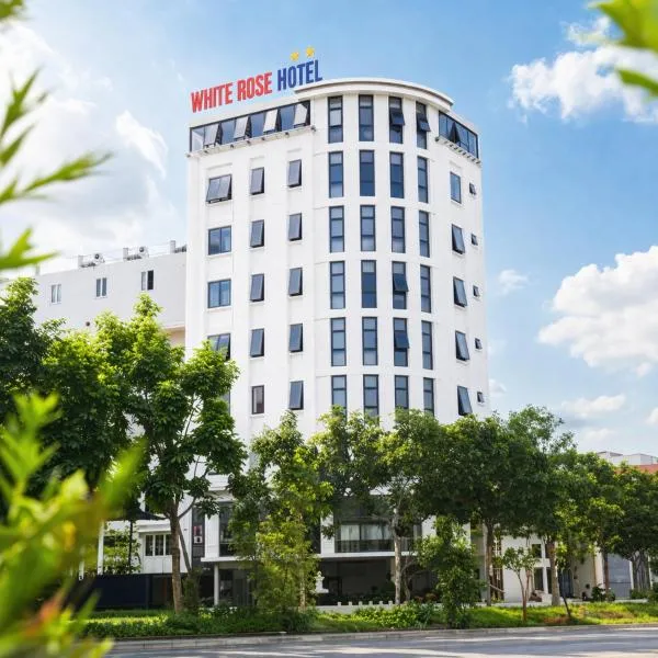 White Rose Hotel، فندق في دونغ هوي