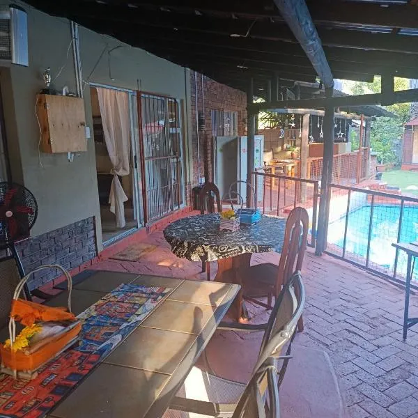 SMAPERS GUESTHOUSE, hotel a Brits