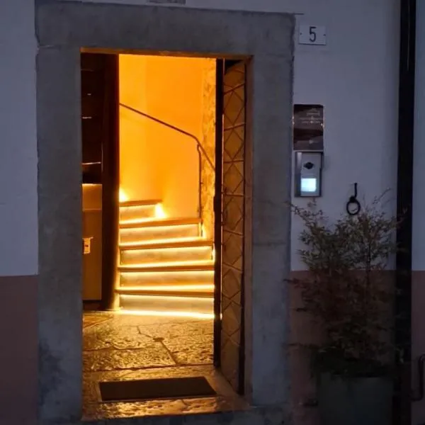 Corte d'Arnosto - Casa Virginia, hotel in Fuipiano Valle Imagna