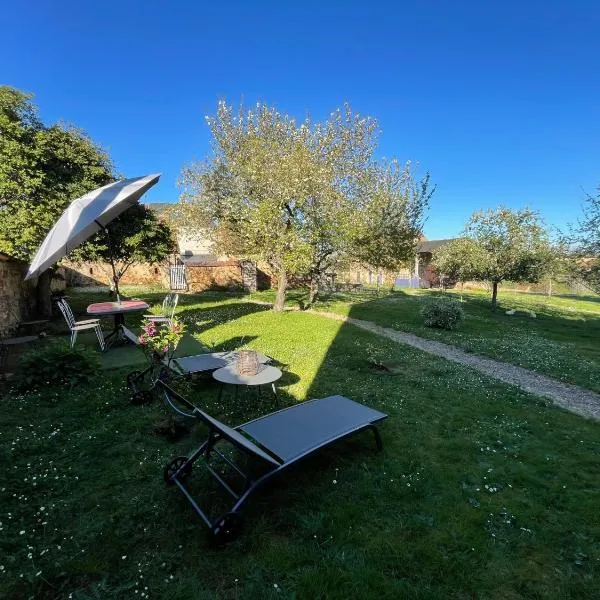 Chez Anne et Jean-Marc, hotel u gradu Sainte-Sévère-sur-Indre