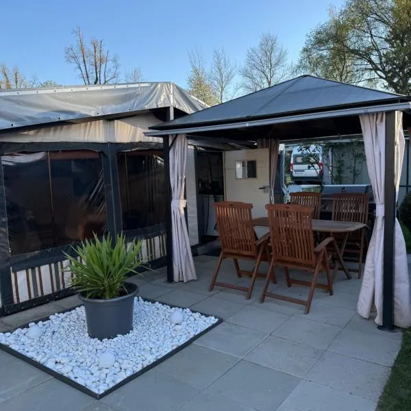 Campingwohnung am Silbersee in Freiburg، فندق في فريبورغ ام بريسغاو