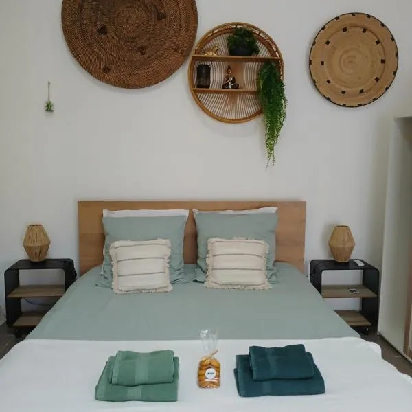 Le Cosy Cabarieu détente & spa, hotel v destinaci Saint-André-de-Cubzac