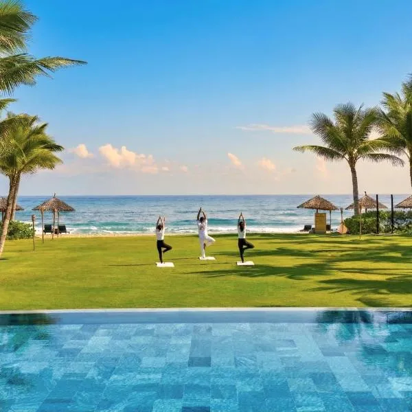 Royal Beachfront Resort Danang, hotel i Dien Ban
