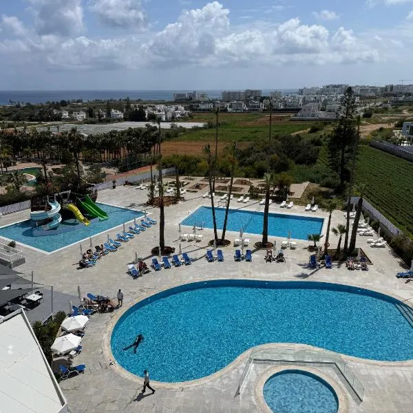 Papouis Protaras Hotel – hotel w mieście Protaras