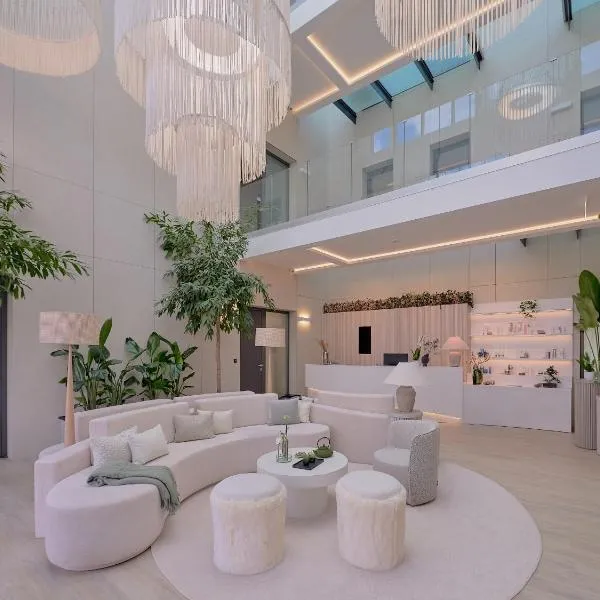 Evergreen Health Longevity Residence, hotel u gradu 'Kehidakustány'