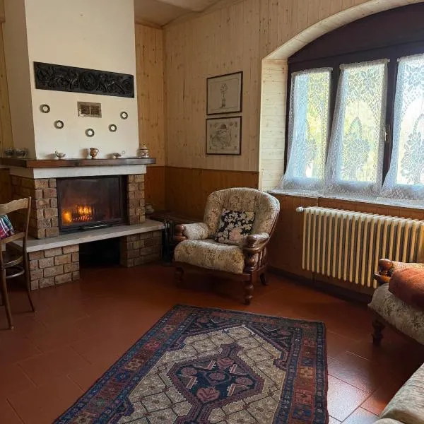 Independent apartment in a villa, Hotel in Cunardo