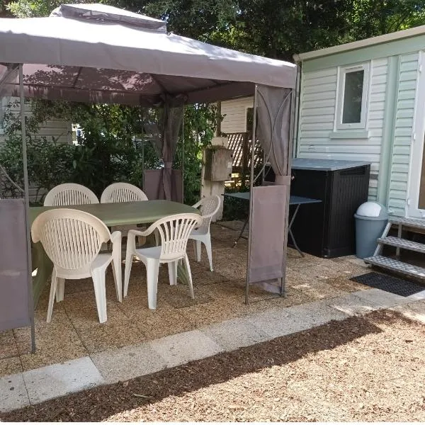 Mobile Home au Camping les tamaris, ξενοδοχείο σε Saint-Pierre-dʼOleron