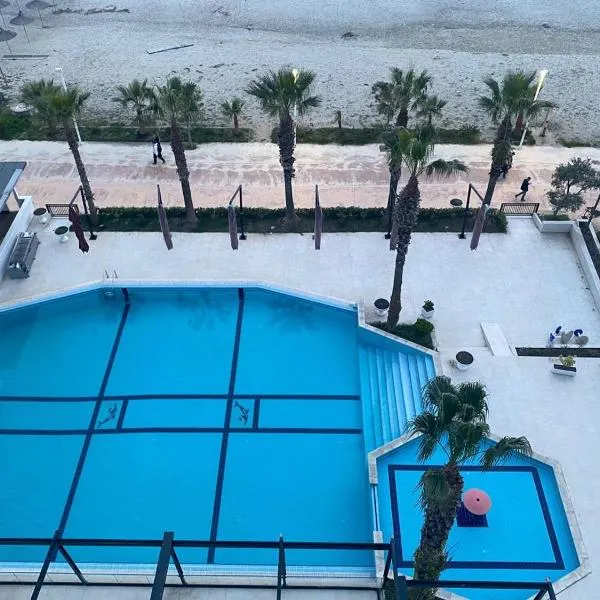Sea-View Apartment Durres, מלון בדורס