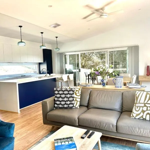 The Blue Nest, Clare، فندق في كلير