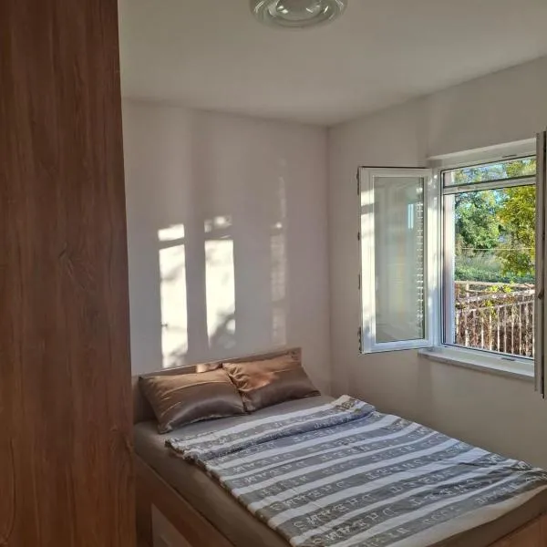 Apartman Mirjana, hotel v Mlini