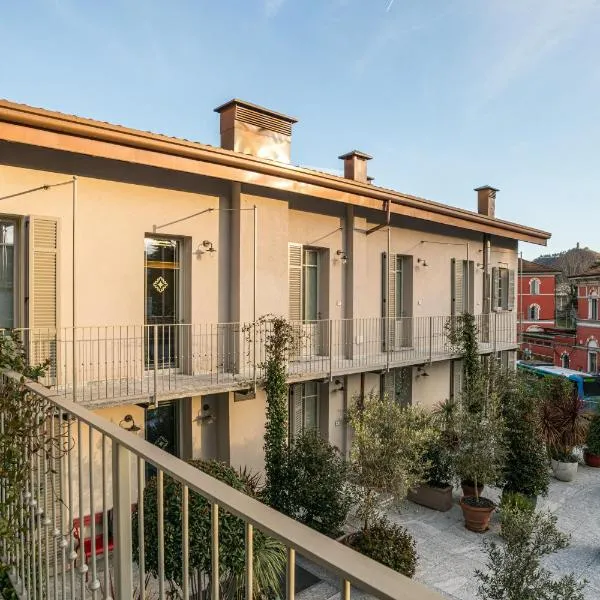 Le Dimore - Como City Center - Boutique apartments near Lake, Train and Bus Stations, Hotel in Como