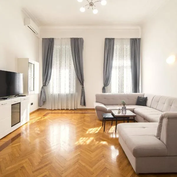 Golden Star Apartment - Spacious City Center Stay, Hotel in Zagreb