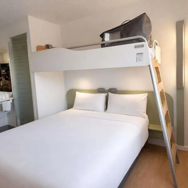 Viesnīca ibis budget Issoire pilsētā Isuāra