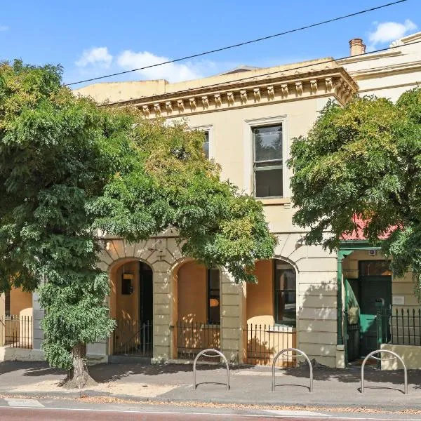 East Melbourne Terrace with 2 Free Parking - Close to MCG – hotel w Melbourne