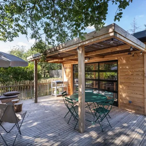 Huttopia Pays de Condrieu, hotel in Tupin-et-Semons