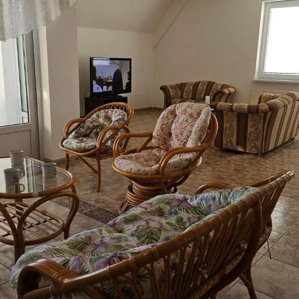 Hradna 9a, hotel in Nové Zámky