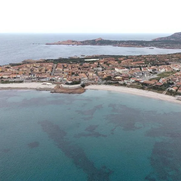 Sole 2 Bilocale a Isola Rossa a 50 mt dal Mare, hotel Isola Rossában