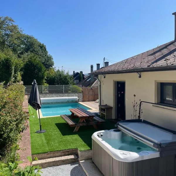 Spacieux appartement familial avec spa, cheminée et piscine en été, Hotel in Munster
