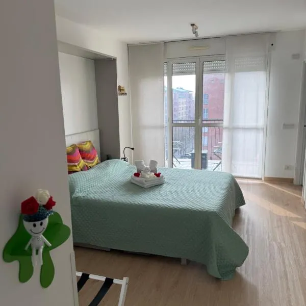 MarteNik Apartment, vicino San Raffaele e Milano, hotel u gradu 'Vimodrone'