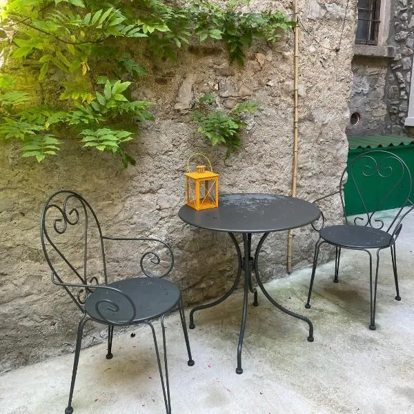 Prima Del Cielo - Appartamento Lago, Hotel in Esino Lario