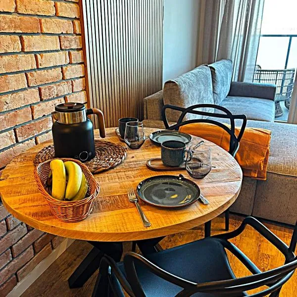 Apartment LOFT Isabella & free parking, hotelli Gdańskissa
