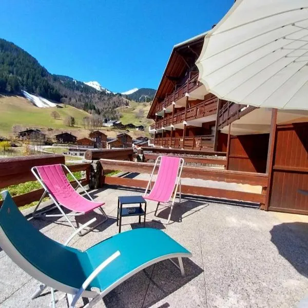 Arêches, 4 pers, télésiège à 5 mn à pied, grande terrasse en RDJ, hotel a Beaufort