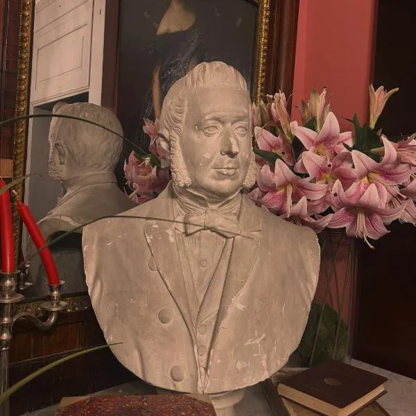 Art action room, hotel di Villanovafranca