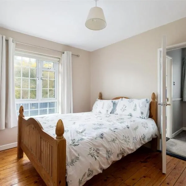 Wicklow में, होटल Cozy Homestay with Sea & Garden Views Ultra Fast WiFi Close to Town