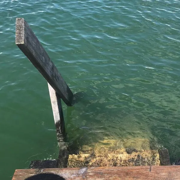 Ferienresidenz Seegarten Andrea - Seezugang und Schwimmbad, hotell i Bodman-Ludwigshafen