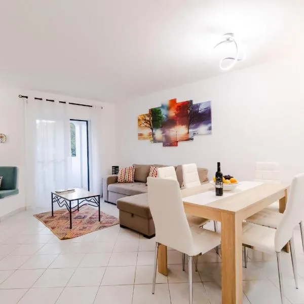 Acolhedor Apt T2 , Balaia Golf Village a 800 da Praia, hotel sa Albufeira