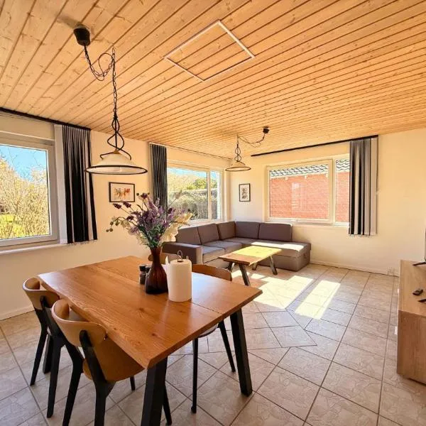 Charming Family-Friendly Villa near Lalandia, Puttgarden, ξενοδοχείο σε Rodby