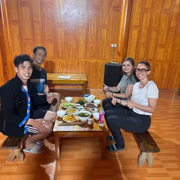 Lý Gún homestay، فندق في Quản Bạ