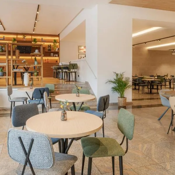 Hotel Santiago Plaza Affiliated by Meliá, Hotel in Santiago de Compostela