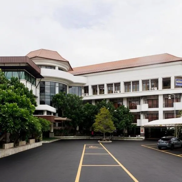 Central Place Hotel、Samut Sakhonのホテル