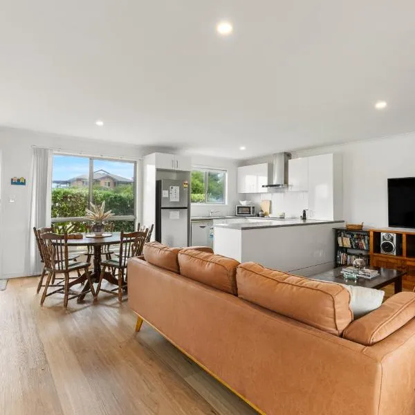 Sea Breeze - Spacious Family Escape near Surf Beach, hotel in Middleton