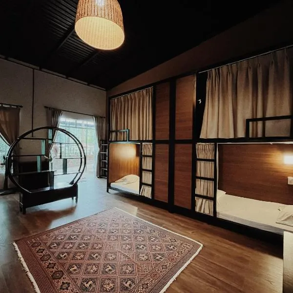 An Nhiên Farmstay - dormitory with bunk beds, hotel u gradu Pleiku