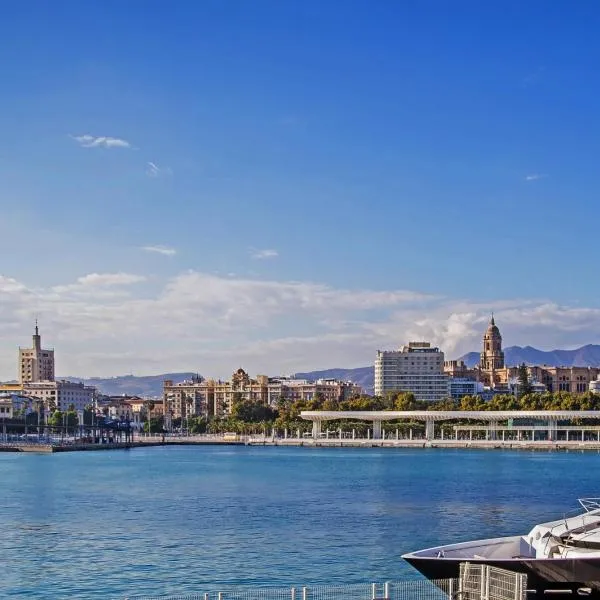 Mediterranea Beach Pedregalejo, by AlohaMálaga, hotel i Málaga