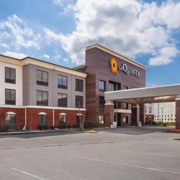 La Quinta Inn & Suites by Wyndham Bessemer, hotel v destinácii Bessemer