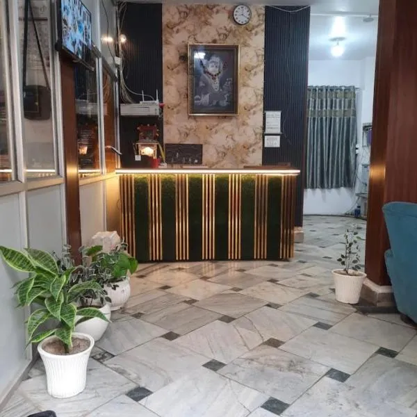 वाराणसी में, होटल The Girdhari Varanasi
