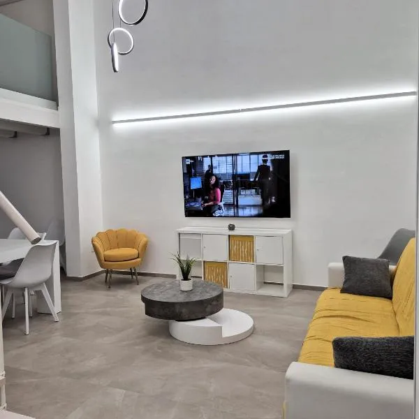 Loft "Up & White" Purezza Fascino Spazio Lecce, hotel en Lecce
